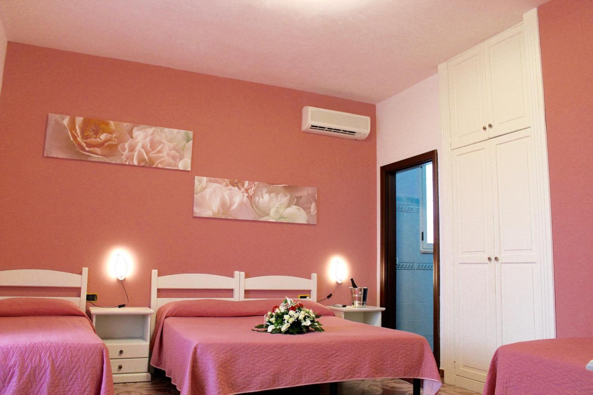 Hotel Villa Giovanna Torre Suda Exterior photo