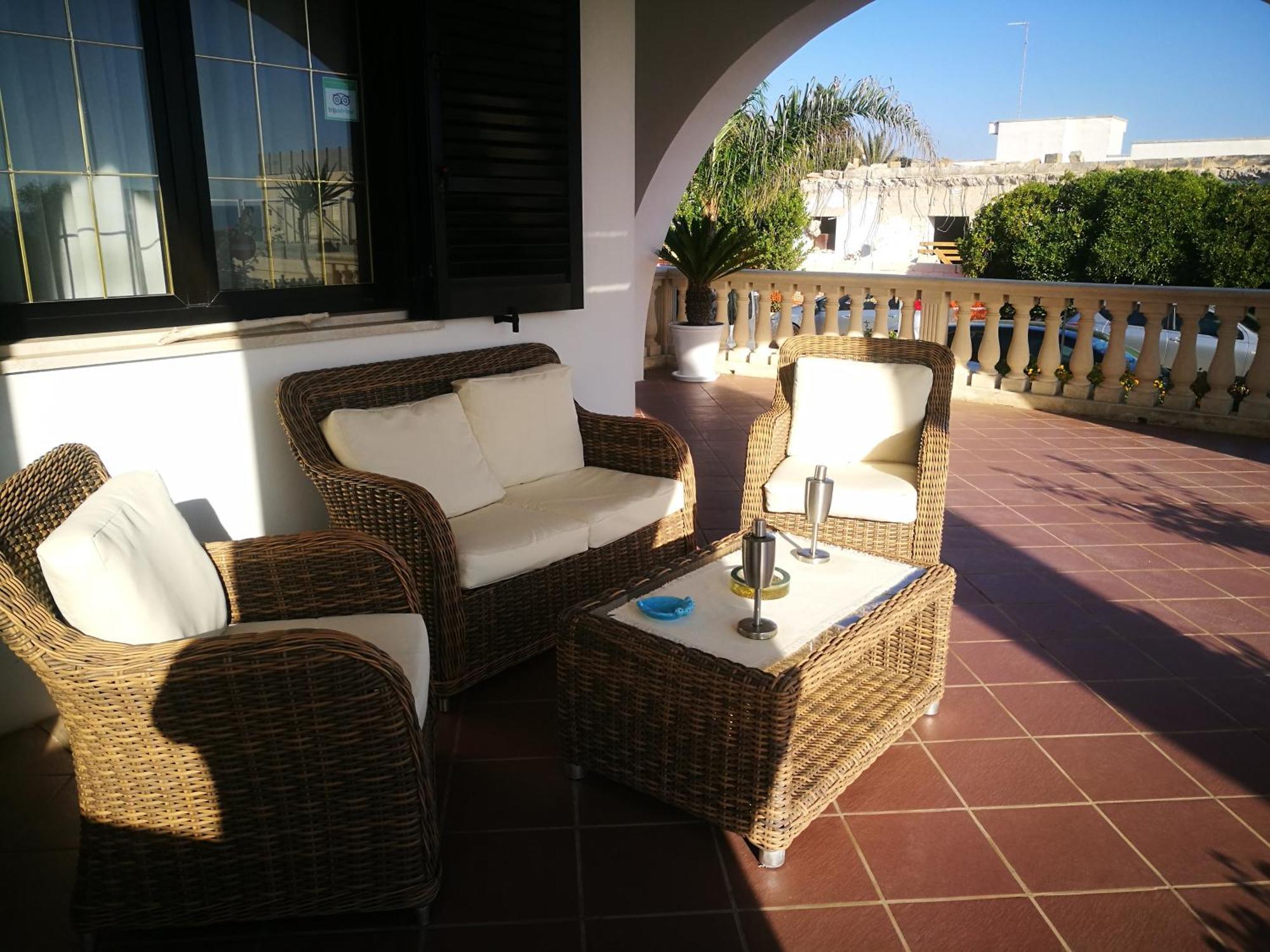 Hotel Villa Giovanna Torre Suda Exterior photo